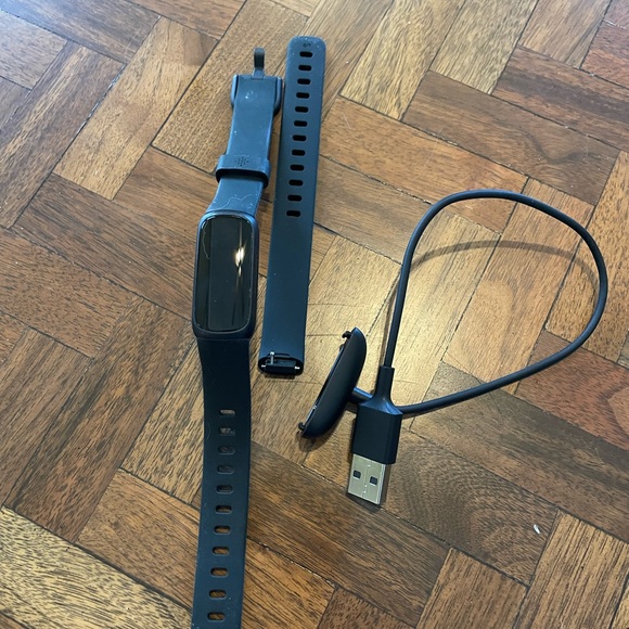 Fitbit Black Inspire 3 with Extra Band - Picture 2 of 3